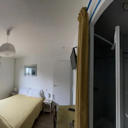 Nocleg ze śniadaniem Relais Henri Iv 3*